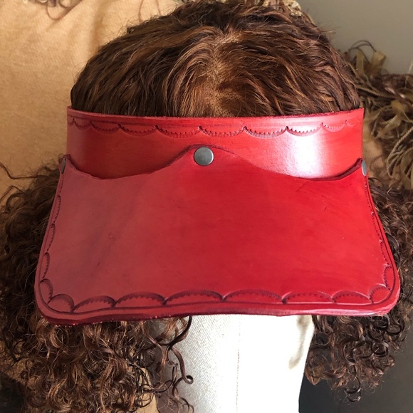 Red - Picture 1 of 4